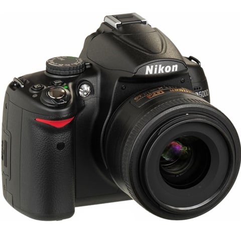 Nikon D5000 12.3M + 18-55mm, B